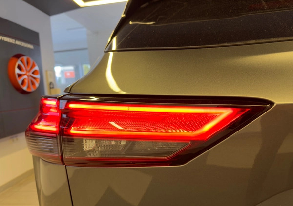 Nissan Qashqai cena 167700 przebieg: 7, rok produkcji 2023 z Żelechów małe 254